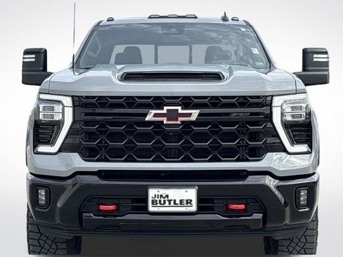 Used 2024 Chevrolet Silverado 2500 ZR2 w/ Technology Package AWD/4WD image 11