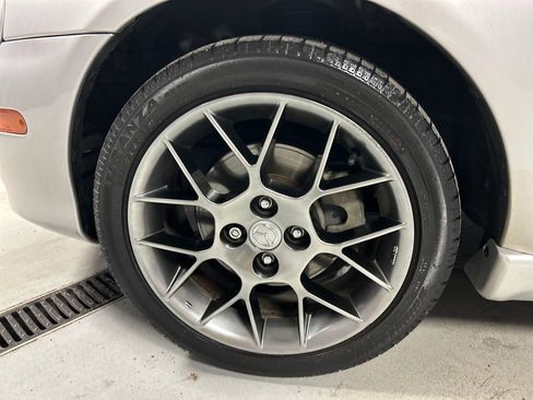 Used 2004 MAZDA MX-5 Miata w/ Cloth Azure Blue Pkg image 9