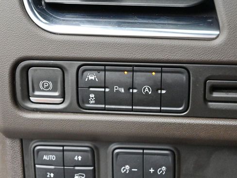Used 2023 Chevrolet Tahoe LT AWD/4WD image 25