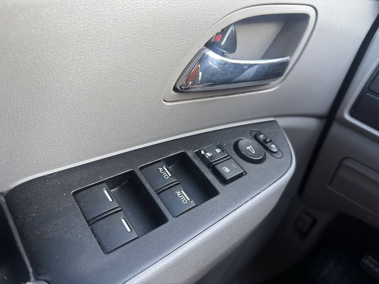 Used 2014 Honda Odyssey LX image 19