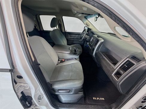 Used 2018 RAM 1500 Express RWD image 17