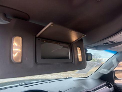 Used 2018 Chevrolet Suburban LT image 27