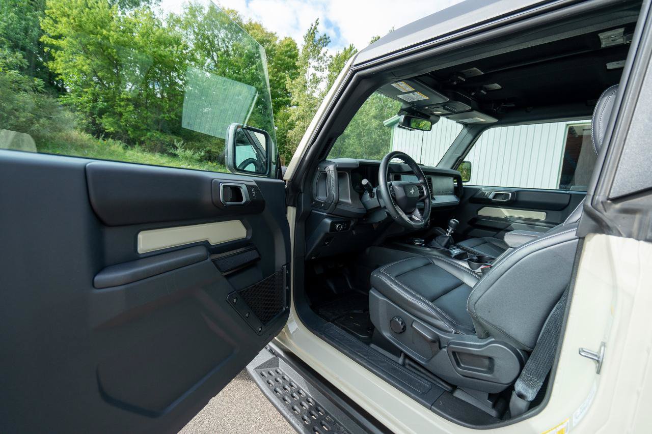 Used 2025 Ford Bronco Badlands AWD/4WD image 14