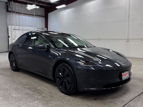 Used 2025 Tesla Model 3 Long Range image 31