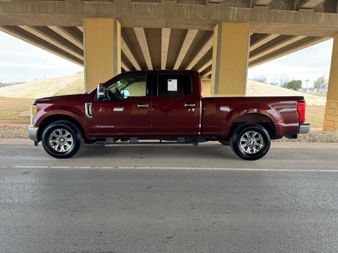Used 2017 Ford F250 Lariat w/ Chrome Package image 6
