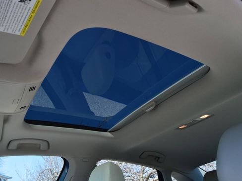 Used 2019 Volkswagen Jetta SE w/ Cold Weather Package image 8