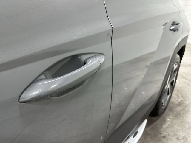 Used 2024 Hyundai Tucson Limited FWD image 11