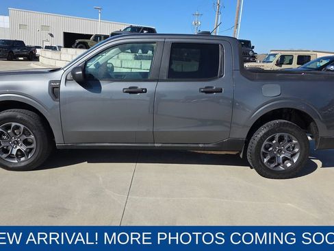 Used 2025 Ford Maverick XLT w/ Equipment Group 302A image 2