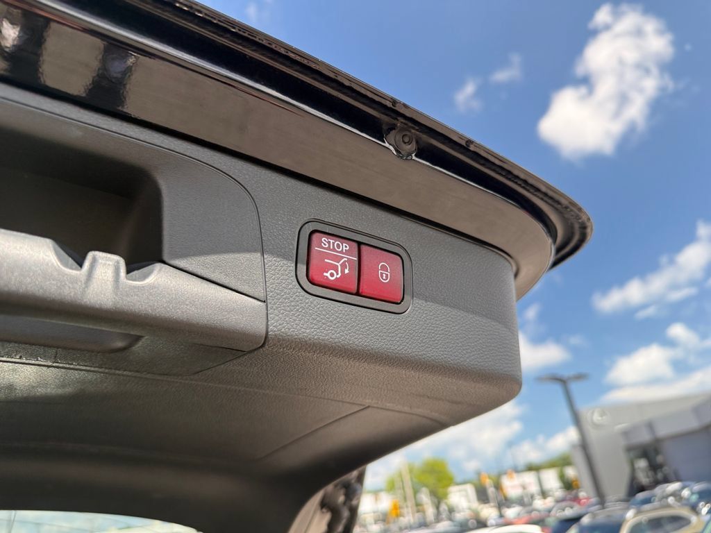 Used 2019 Mercedes-Benz GLC 300 4MATIC image 33