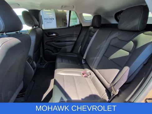 Used 2024 Chevrolet Trax ACTIV w/ Sunroof Package FWD image 11