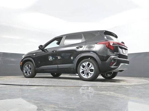 Used 2024 Kia Seltos LX AWD/4WD image 46