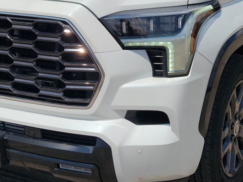 Used 2024 Toyota Sequoia Platinum AWD/4WD image 6
