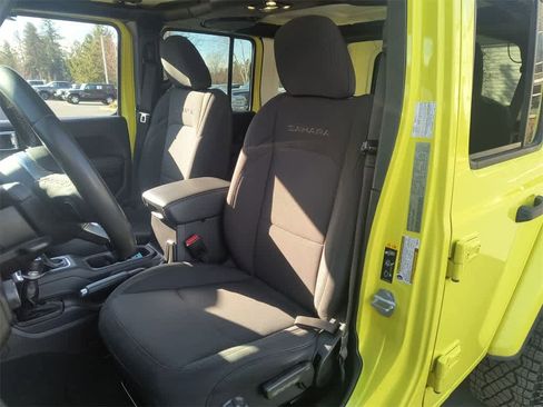 Used 2023 Jeep Wrangler Sahara image 11