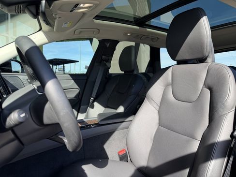 Used 2023 Volvo XC60 B5 Plus w/ Protection Package Premier image 33