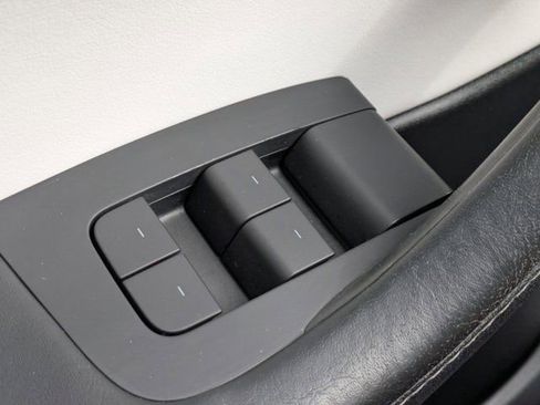 Used 2021 Tesla Model Y Long Range image 19