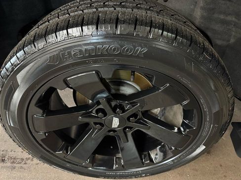 Used 2019 Cadillac Escalade Platinum image 11