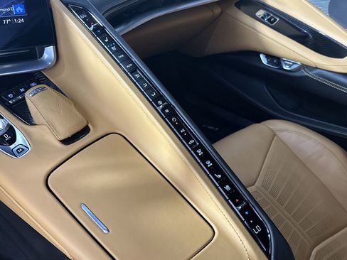 Used 2021 Chevrolet Corvette Stingray Premium Conv w/ Z51 Performance Package RWD image 19