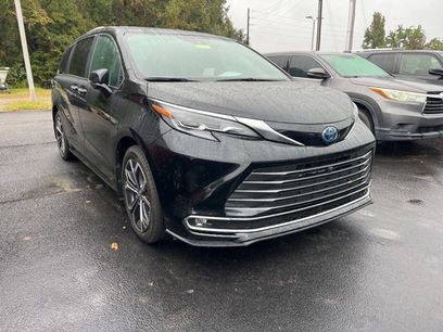 Used 2025 Toyota Sienna Platinum