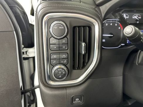 Used 2022 GMC Sierra 1500 SLT w/ SLT Premium Plus Package image 19