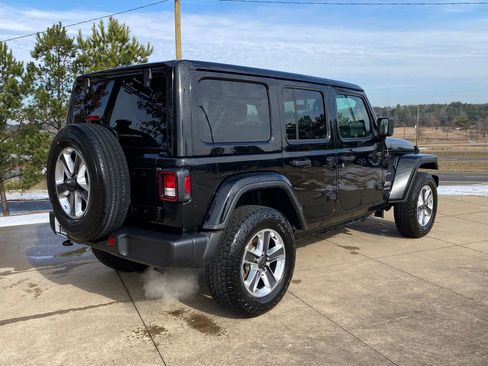 Used 2023 Jeep Wrangler Unlimited Sahara image 6