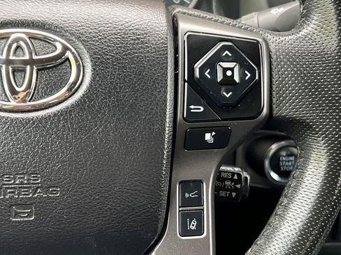 Certified 2022 Toyota Tacoma TRD Off-Road image 25