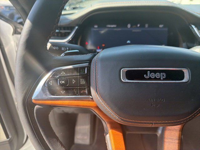 Used 2024 Jeep Grand Cherokee Summit AWD/4WD image 27