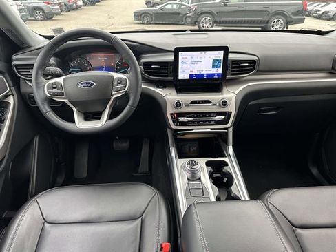Used 2023 Ford Explorer XLT w/ Equipment Group 202A image 13