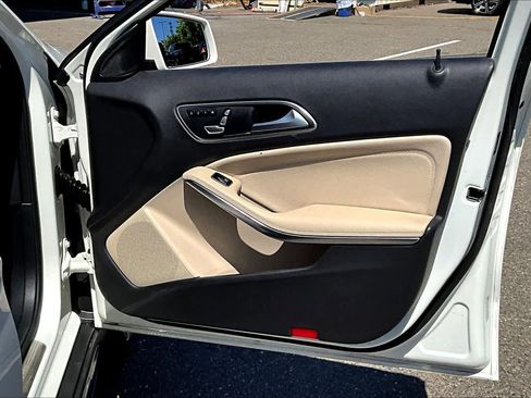 Used 2018 Mercedes-Benz GLA 250 image 22