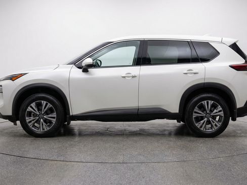 Used 2025 Nissan Rogue SV image 5