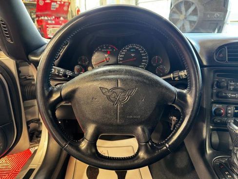 Used 2002 Chevrolet Corvette Convertible w/ Preferred Equipment Group2 RWD image 31
