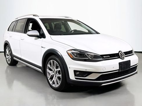 Used 2019 Volkswagen Golf Alltrack S AWD/4WD image 3