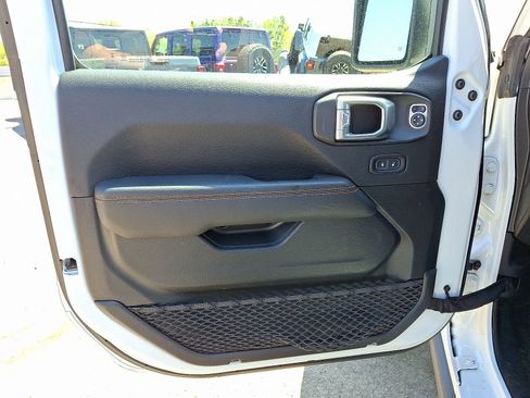 Used 2021 Jeep Gladiator Mojave w/ LED Lighting Group AWD/4WD image 14