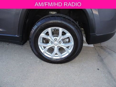 Used 2023 Jeep Grand Cherokee Limited w/ Trailer Tow Prep Group (B) image 11