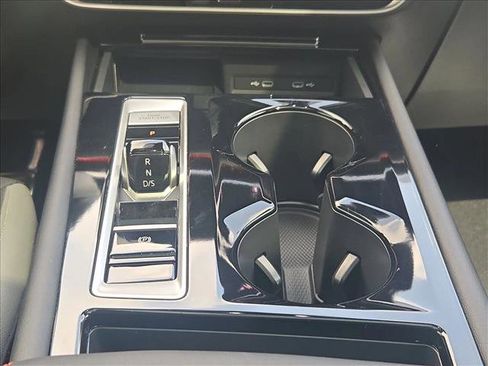 Used 2024 Volkswagen Atlas Peak Edition SE image 14