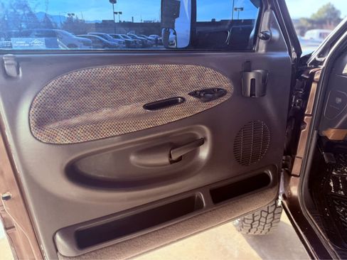 Used 1998 Dodge Ram 2500 Truck 4x4 Quad Cab image 12