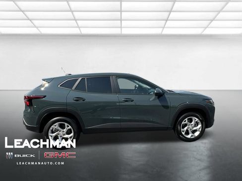 Certified 2026 Chevrolet Trax LS w/ LS Convenience Package FWD image 7