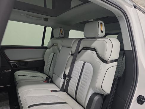 Used 2024 Rivian R1S Adventure AWD/4WD image 21