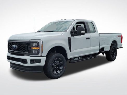 New 2026 Ford F250 XL w/ STX Appearance Package AWD/4WD image 9