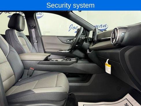 New 2026 Chevrolet Equinox LT w/ Convenience Package II AWD/4WD image 18