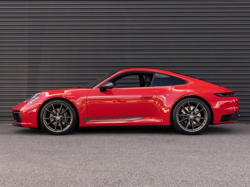 Certified 2024 Porsche 911 Carrera T RWD image 2