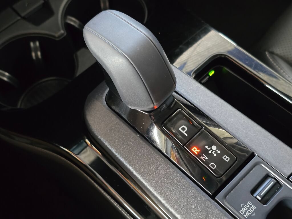 Used 2024 Toyota Prius XLE FWD image 29