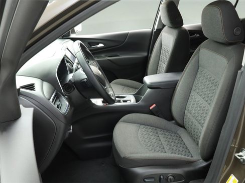 Used 2024 Chevrolet Equinox LT image 27