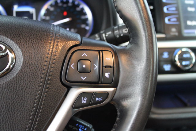 Used 2019 Toyota Highlander Limited AWD/4WD image 17
