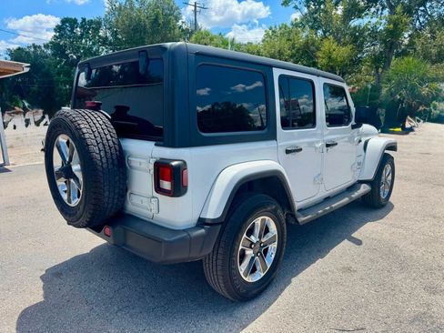 Used 2019 Jeep Wrangler Unlimited Sahara AWD/4WD image 4