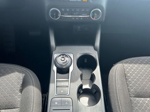Used 2024 Ford Escape Active AWD/4WD image 3