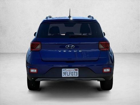 Certified 2023 Hyundai Venue SEL image 6