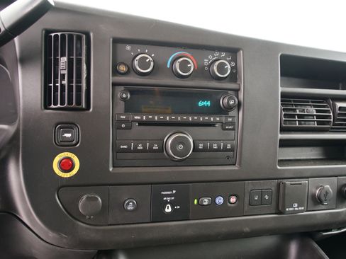 Used 2019 Chevrolet Express 2500 w/ Driver Convenience Package image 26