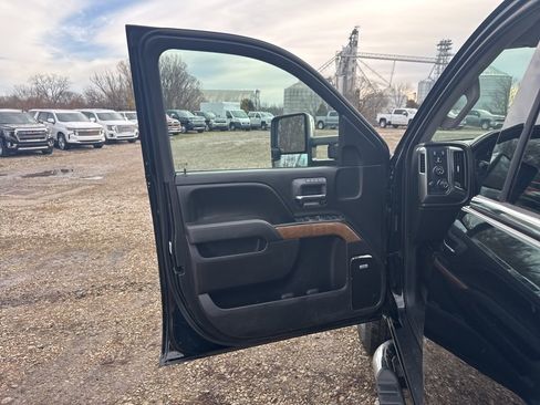 Used 2016 Chevrolet Silverado 3500 LTZ w/ Duramax Plus Package image 16