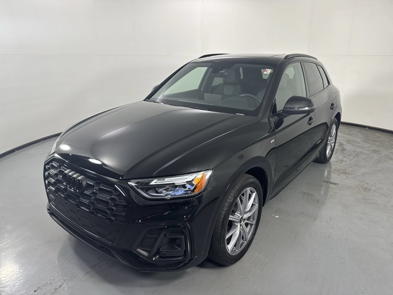 Used 2023 Audi Q5 e Premium Plus w/ Premium Plus Package AWD/4WD image 30