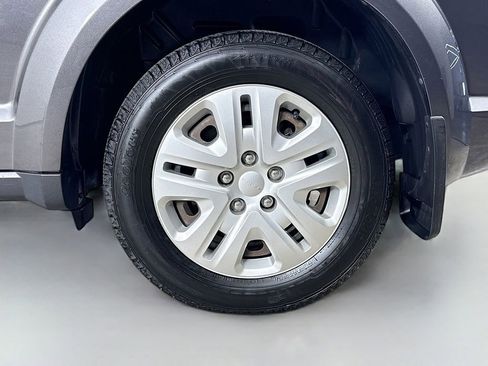 Used 2018 Dodge Journey SE w/ Mopar All Weather Group FWD image 35